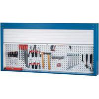 Wandschrank mit Schiebeelement